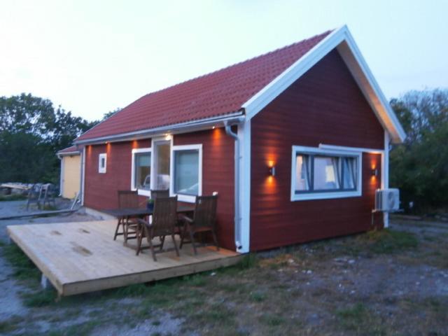 Stuga Pa Hassloe Bredavik  Exterior photo