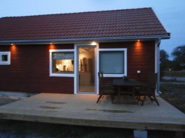 Stuga Pa Hassloe Bredavik  Exterior photo